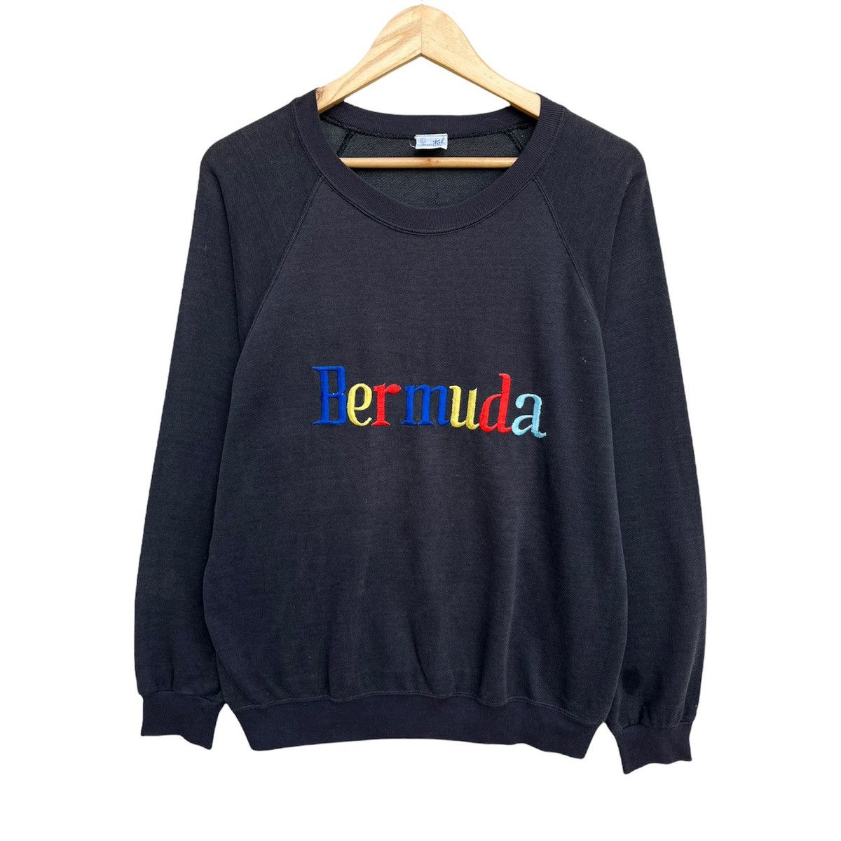Vintage 90s Bermuda Embroidered Rainbow Sweatshirt Large