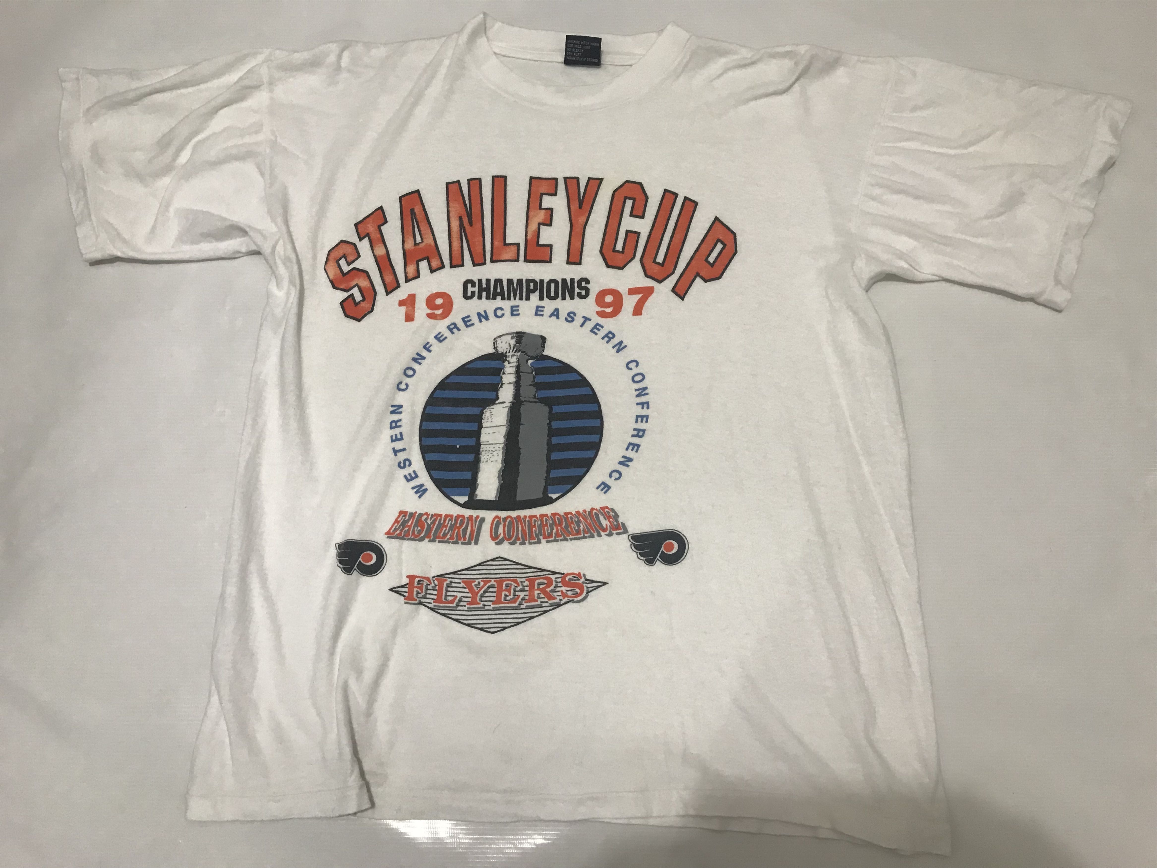 NHL Vintage 1997 Stanley Cup Champions Philadephia Flyers TShirt Size US L / EU 52-54 / 3 - 3 Thumbnail