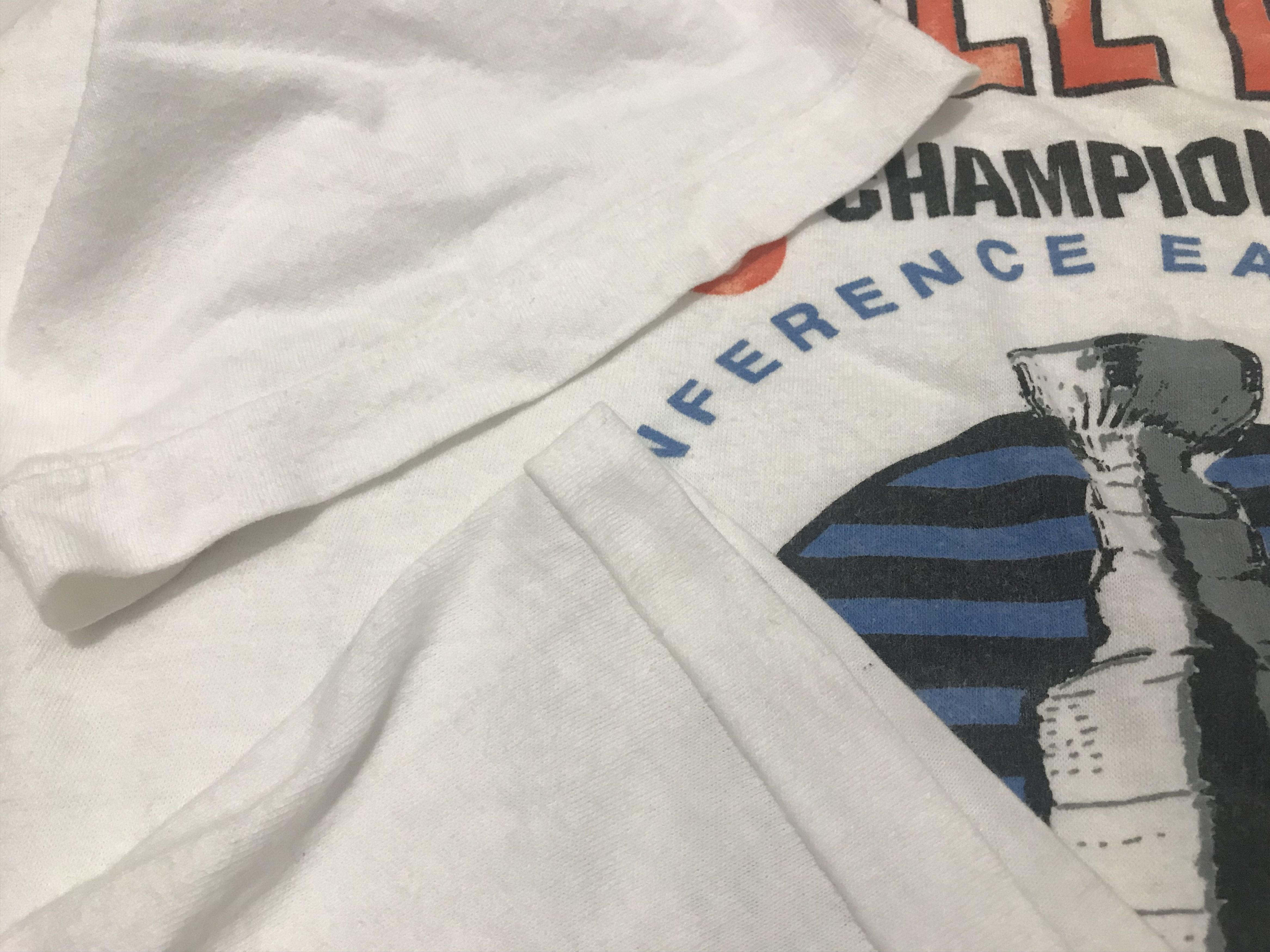 NHL Vintage 1997 Stanley Cup Champions Philadephia Flyers TShirt Size US L / EU 52-54 / 3 - 7 Thumbnail