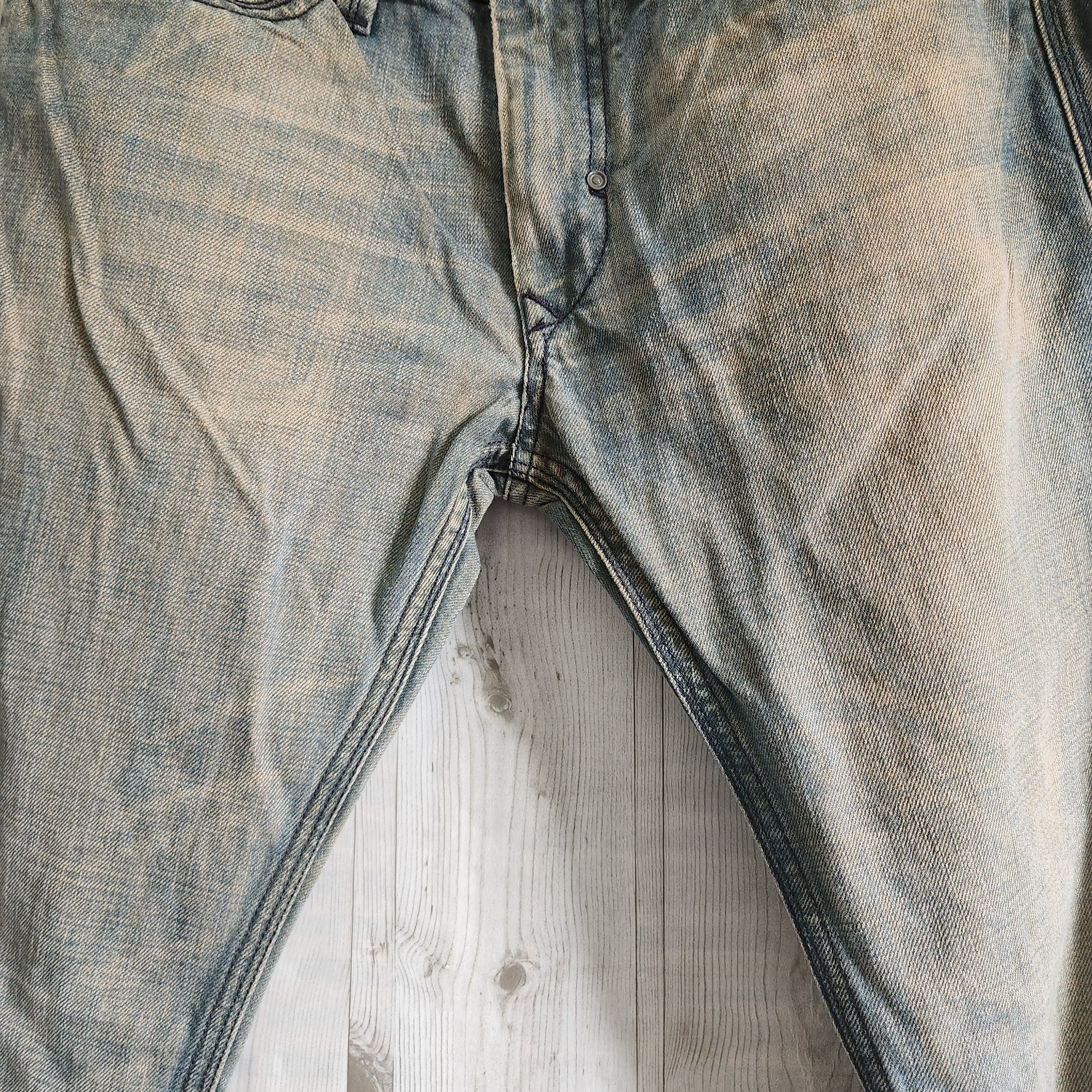 Diesel Vintage Diesel Thanaz Denim Jeans Made In Italy Size US 31 - 19 Thumbnail