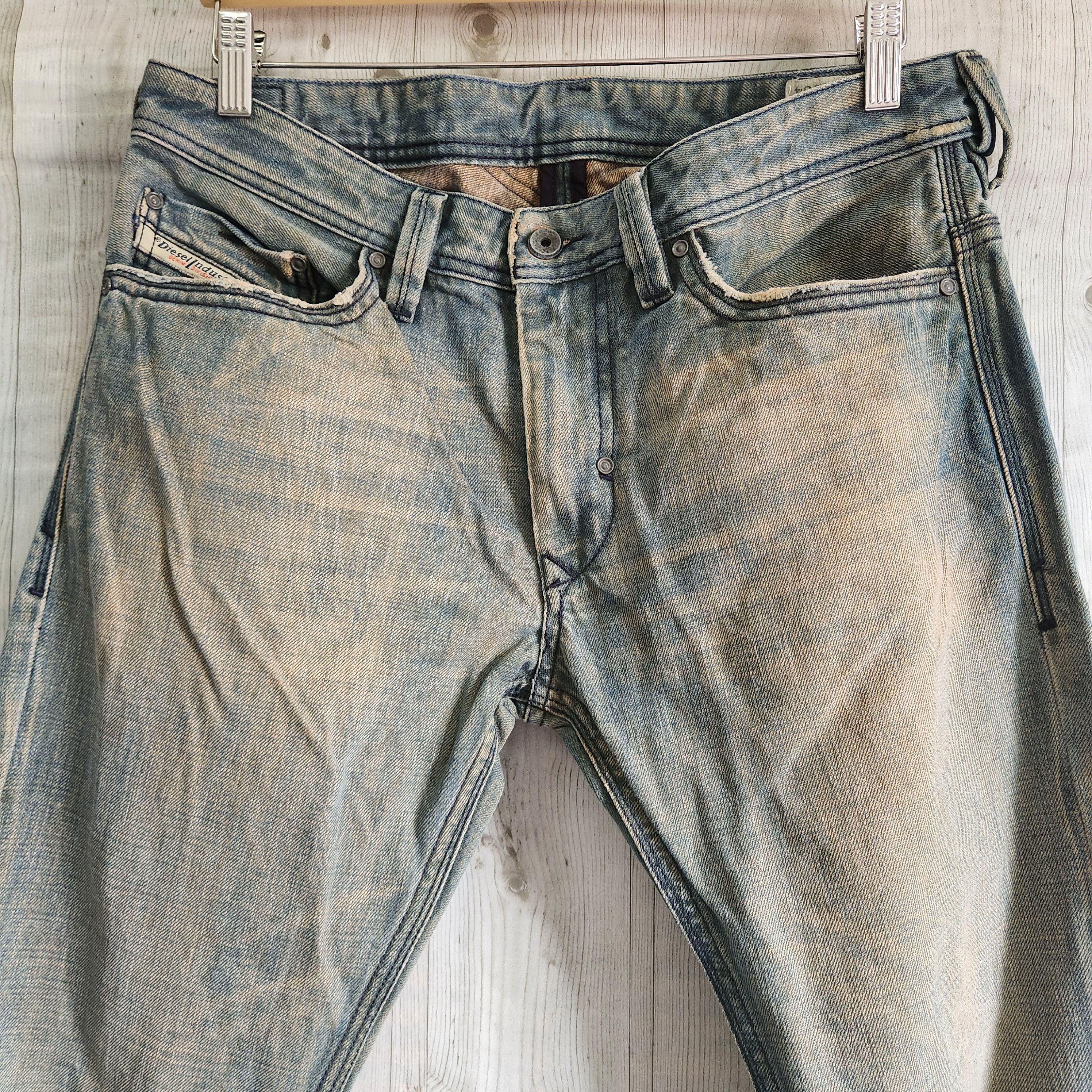 Diesel Vintage Diesel Thanaz Denim Jeans Made In Italy Size US 31 - 22 Thumbnail