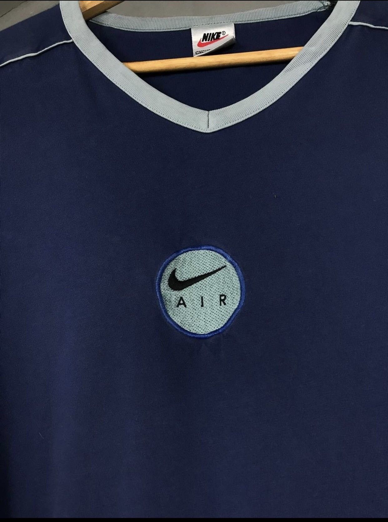 Nike Nike Air swoosh streetwear vintage center logo tee Size US XL / EU 56 / 4 - 3 Thumbnail