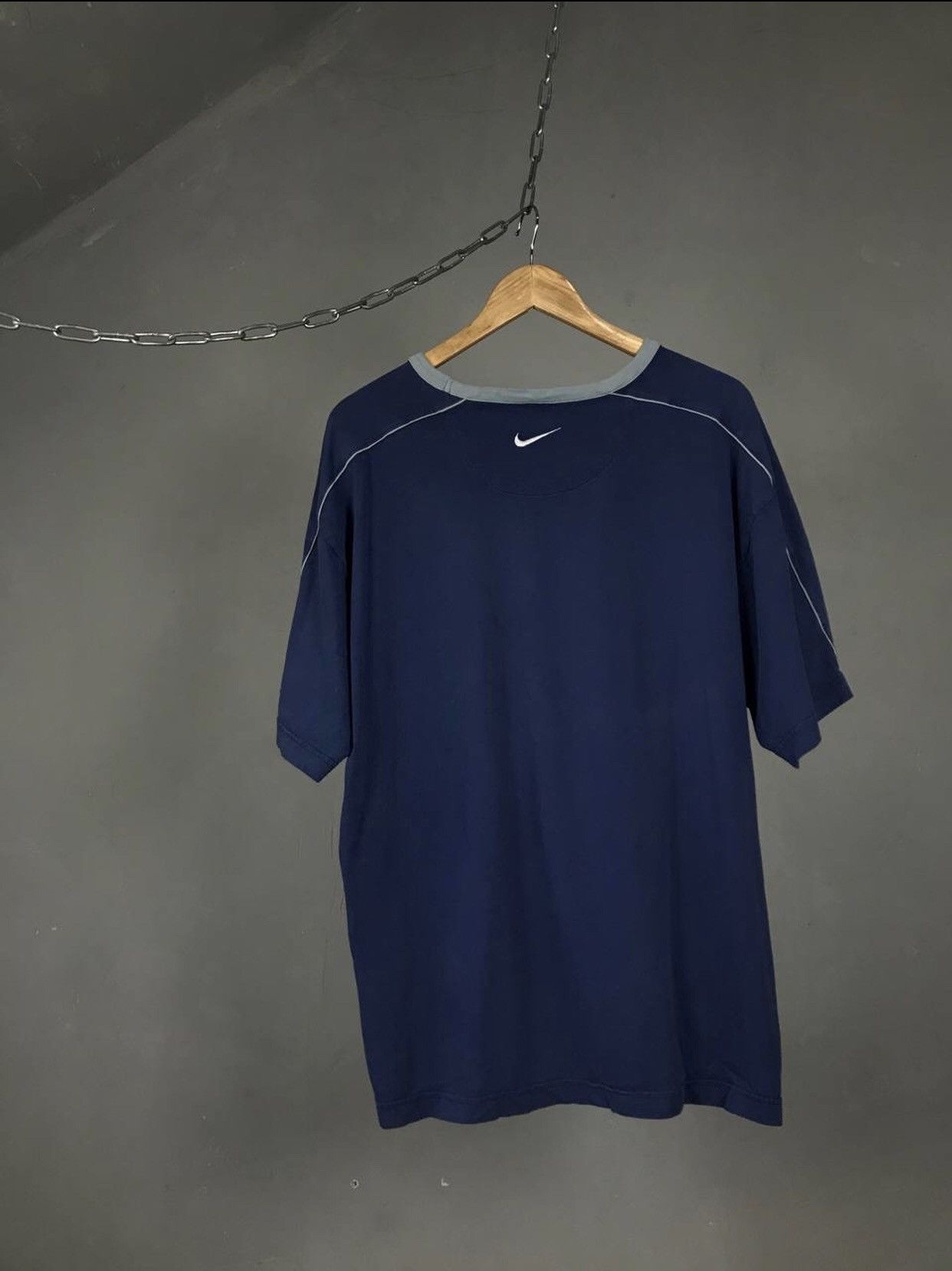 Nike Nike Air swoosh streetwear vintage center logo tee Size US XL / EU 56 / 4 - 6 Thumbnail