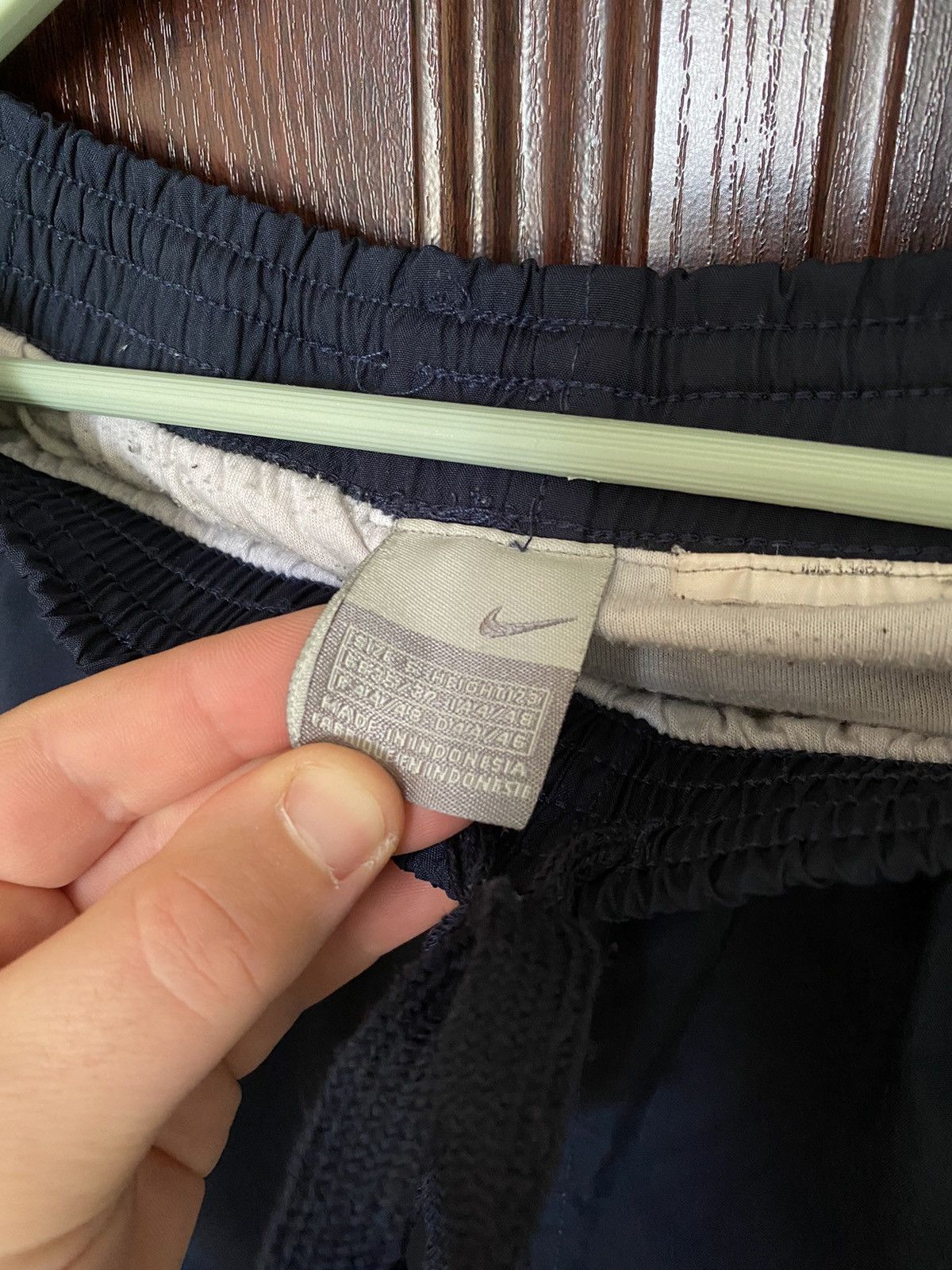 Nike Vintage Nike Y2K Nylon Drill Track Pants Joggers Swoosh Size US 32 / EU 48 - 5 Thumbnail