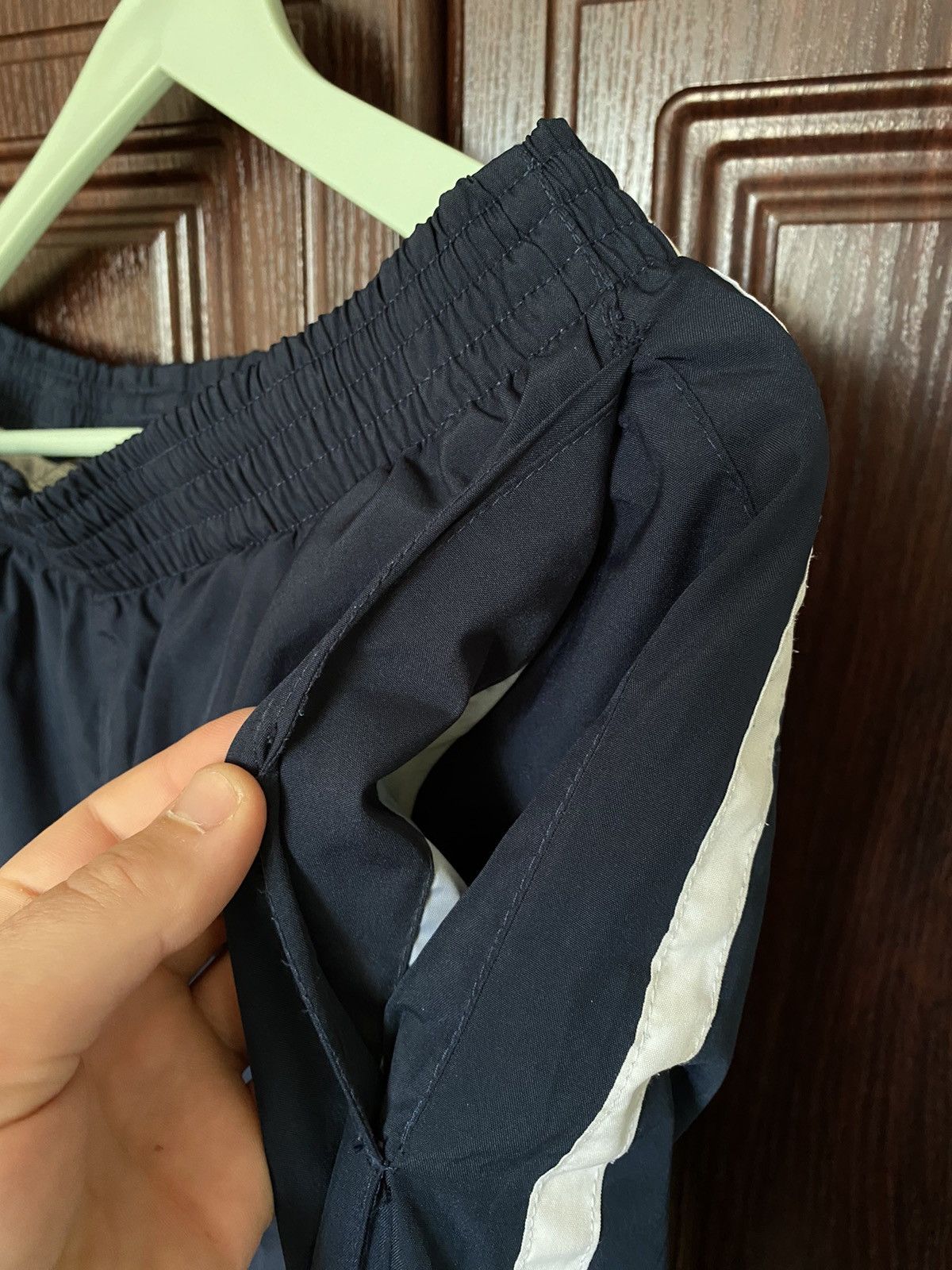 Nike Vintage Nike Y2K Nylon Drill Track Pants Joggers Swoosh Size US 32 / EU 48 - 4 Thumbnail