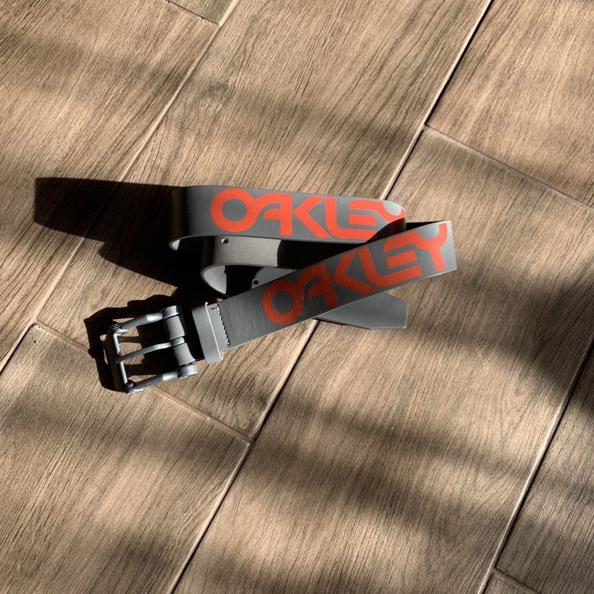 vintage Oakley belt