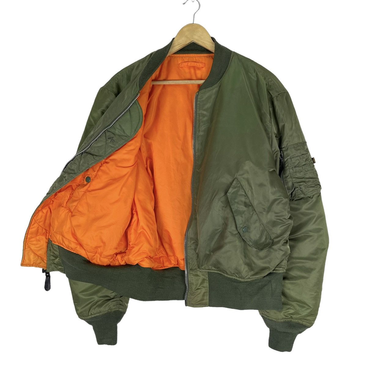 ❄️ALPHA INDUSTRIES MA-1 REVERSIBLE FLYER BOMBER JACKET