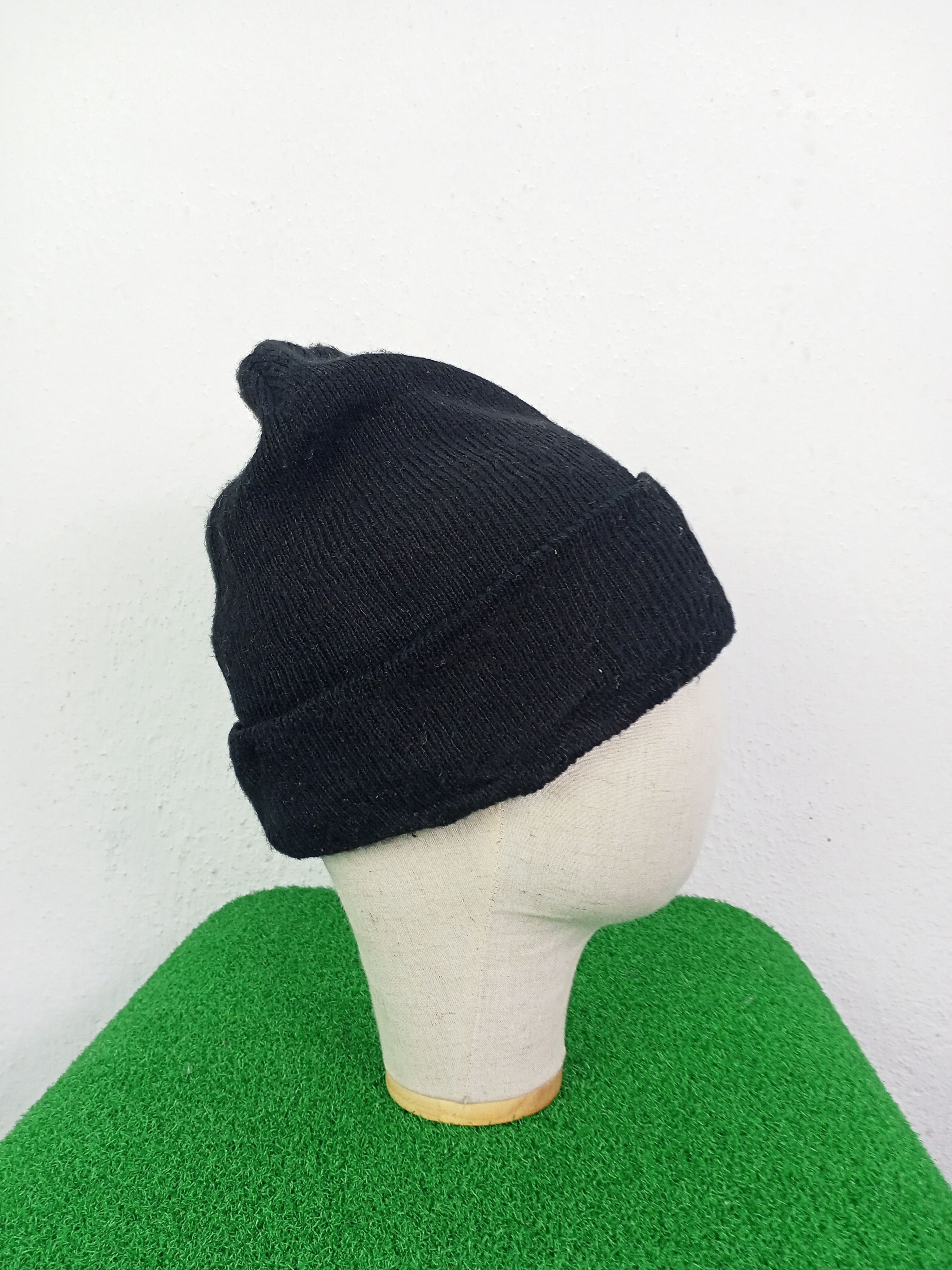 Carhartt Vintage Carhartt Black Beanie Hat Size ONE SIZE - 3 Thumbnail