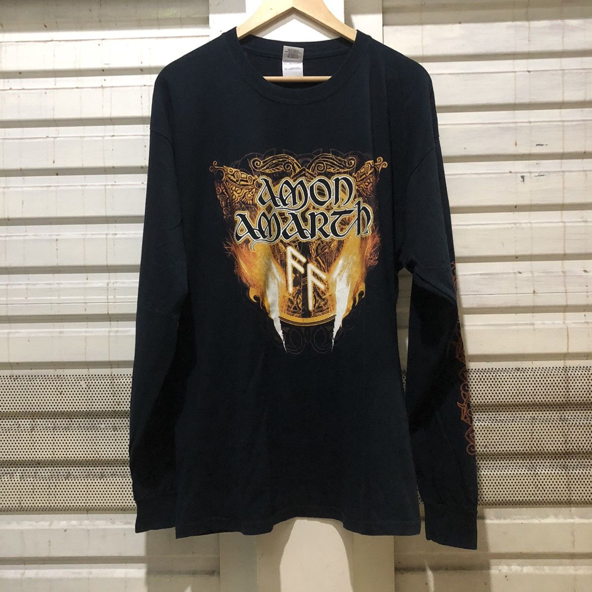 Amon Amarth band tee