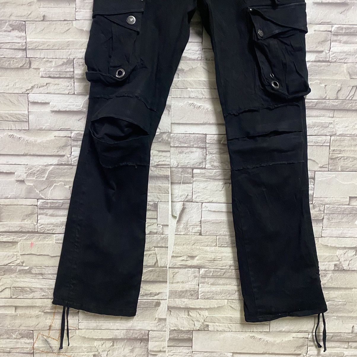 Le Grande Bleu (L.G.B.) SAUCY COOL Black Cargo Pants Size US 30 / EU 46 - 9 Thumbnail