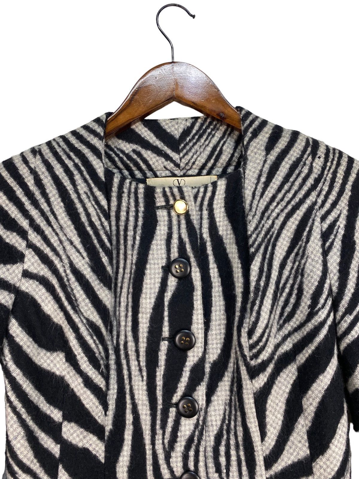 Valentino Valentino Garavani Boutique Size M / US 6-8 / IT 42-44 - 2 Thumbnail