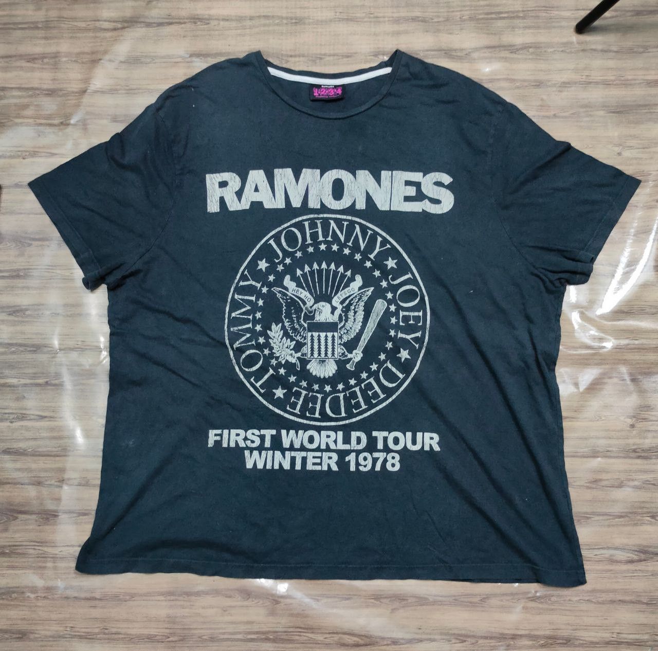Band Tees × Vintage 💥final drop💥 Vintage Ramones 1978 tour shirt Size US XXL / EU 58 / 5 - 1 Thumbnail