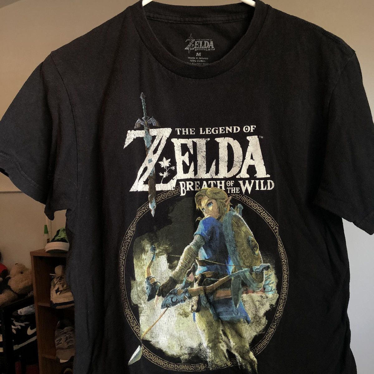 Nintendo Vintage The Legend of Zelda Breath of Wild Video Game Tee Size US M / EU 48-50 / 2 - 3 Thumbnail