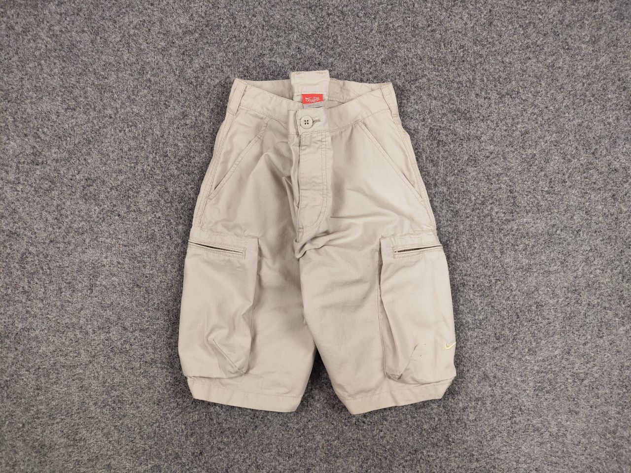 Nike Vintage Nike Cargo Casual Shorts Streetwear Travis Scott Size US 32 / EU 48 - 1 Thumbnail