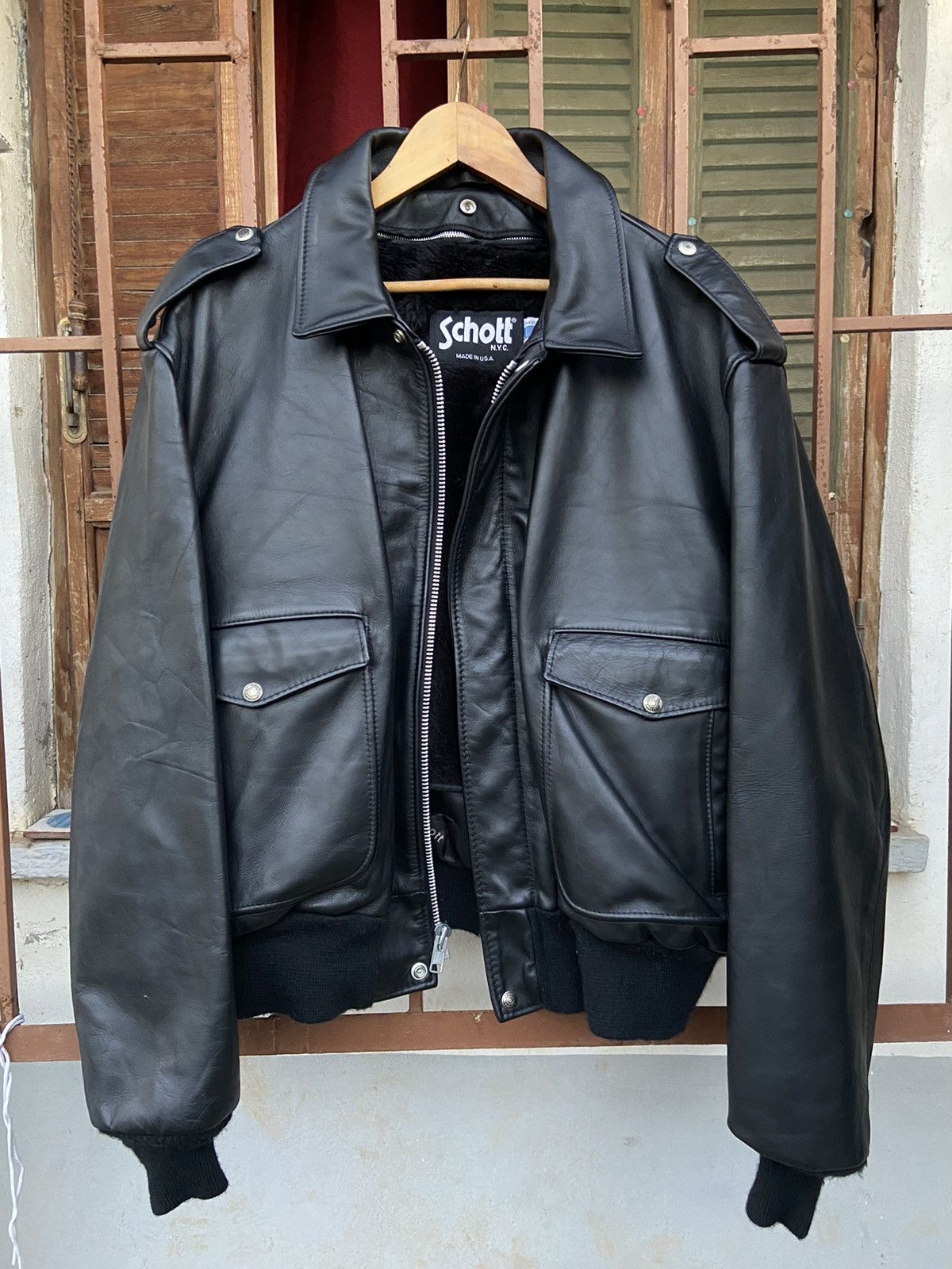 Schott Final drop❌Vintage Schott 184SM leather jacket made in USA Size US L / EU 52-54 / 3 - 1 Thumbnail