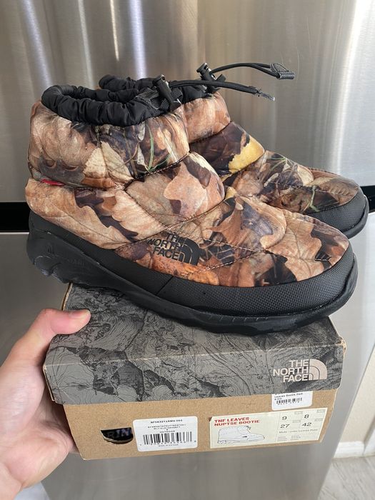 Supreme Supreme x North Face nuptse snow boots | Grailed