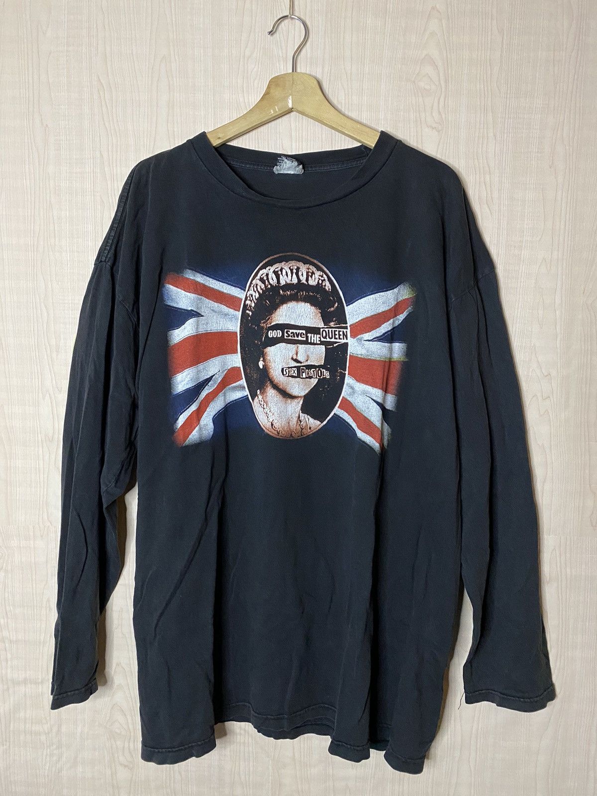 Sex pistol Anarchy in the UK