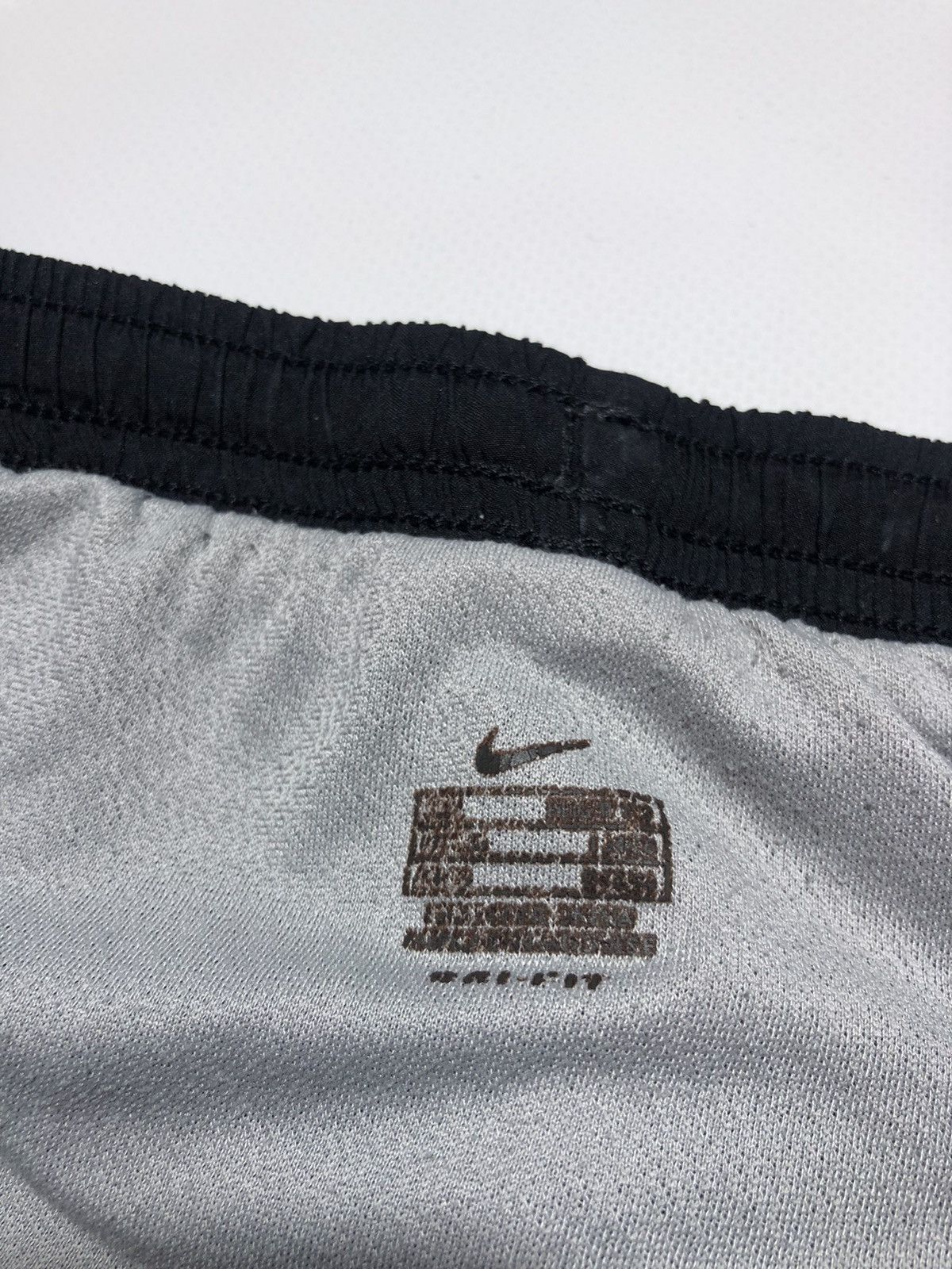 Vintage Nike Vintage Nylon Dry-Fit Shorts Size US 34 / EU 50 - 6 Thumbnail