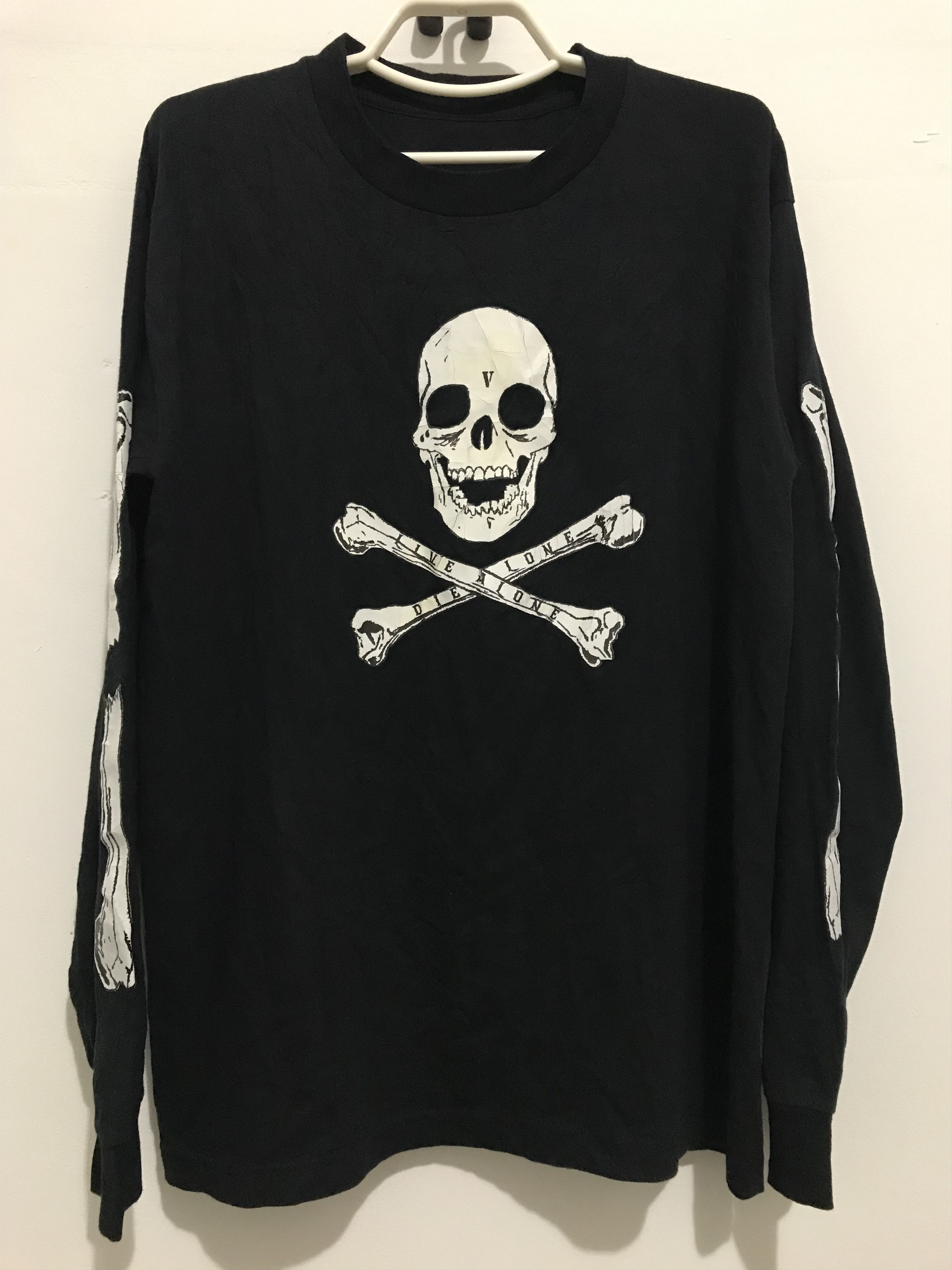 Vlone skull and bones long outlet sleeve