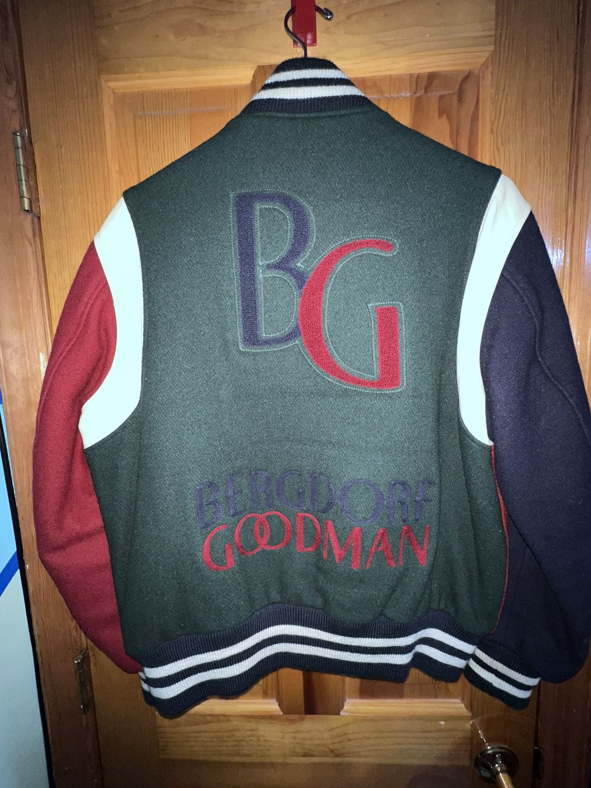 Bergdorf Goodman × Kith KITH X BERGDORF GOODMAN VARSITY BOMBER LARGE Size US L / EU 52-54 / 3 - 9 Thumbnail