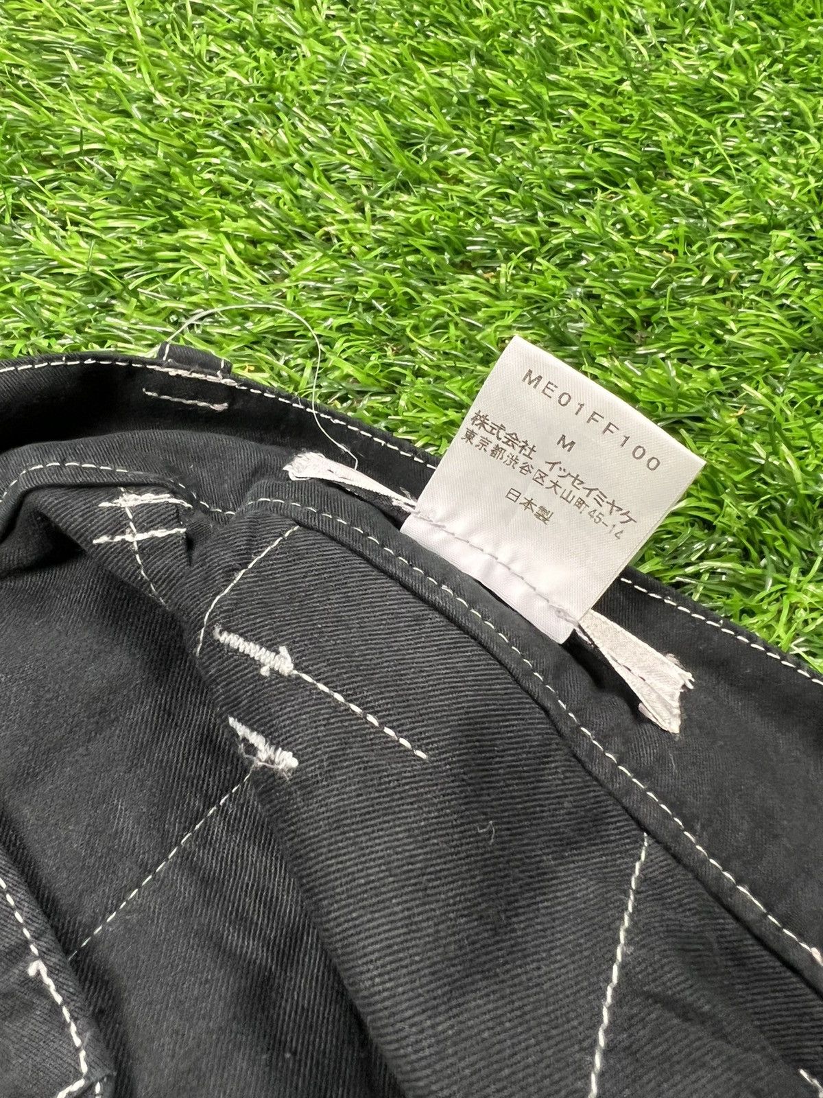Designer (J279) issey miyake men - black trouser with white stitch Size US 30 / EU 46 - 8 Thumbnail