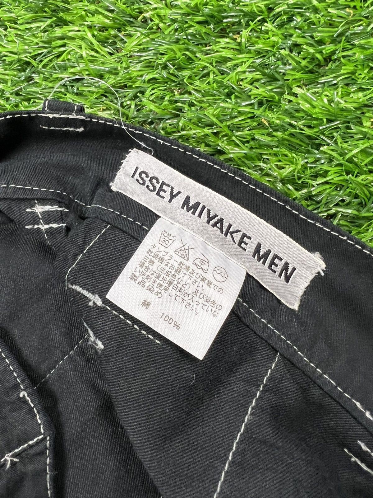 Designer (J279) issey miyake men - black trouser with white stitch Size US 30 / EU 46 - 7 Thumbnail