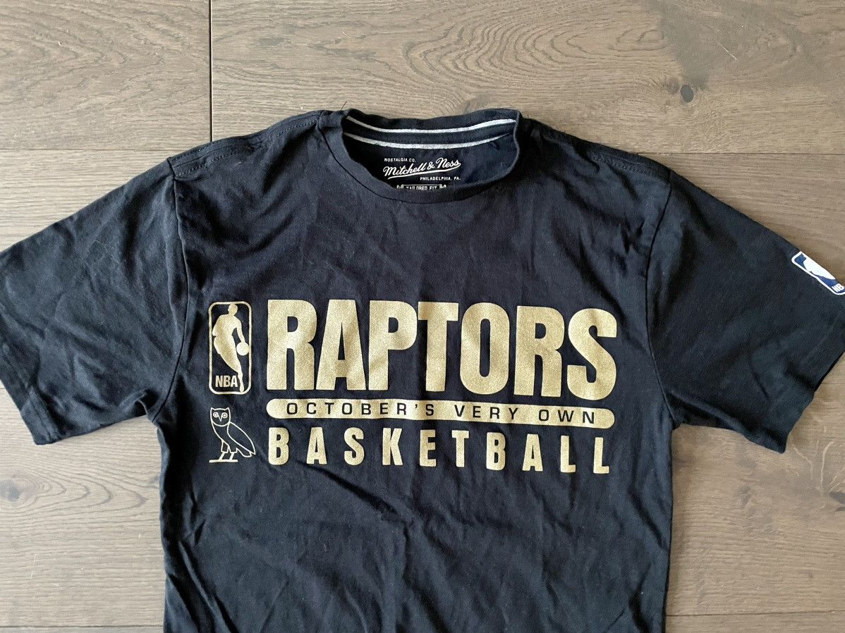 Mitchell & Ness Raptors OVO Mitchell and Ness Black T-Shirt Size US S / EU 44-46 / 1 - 1 Thumbnail