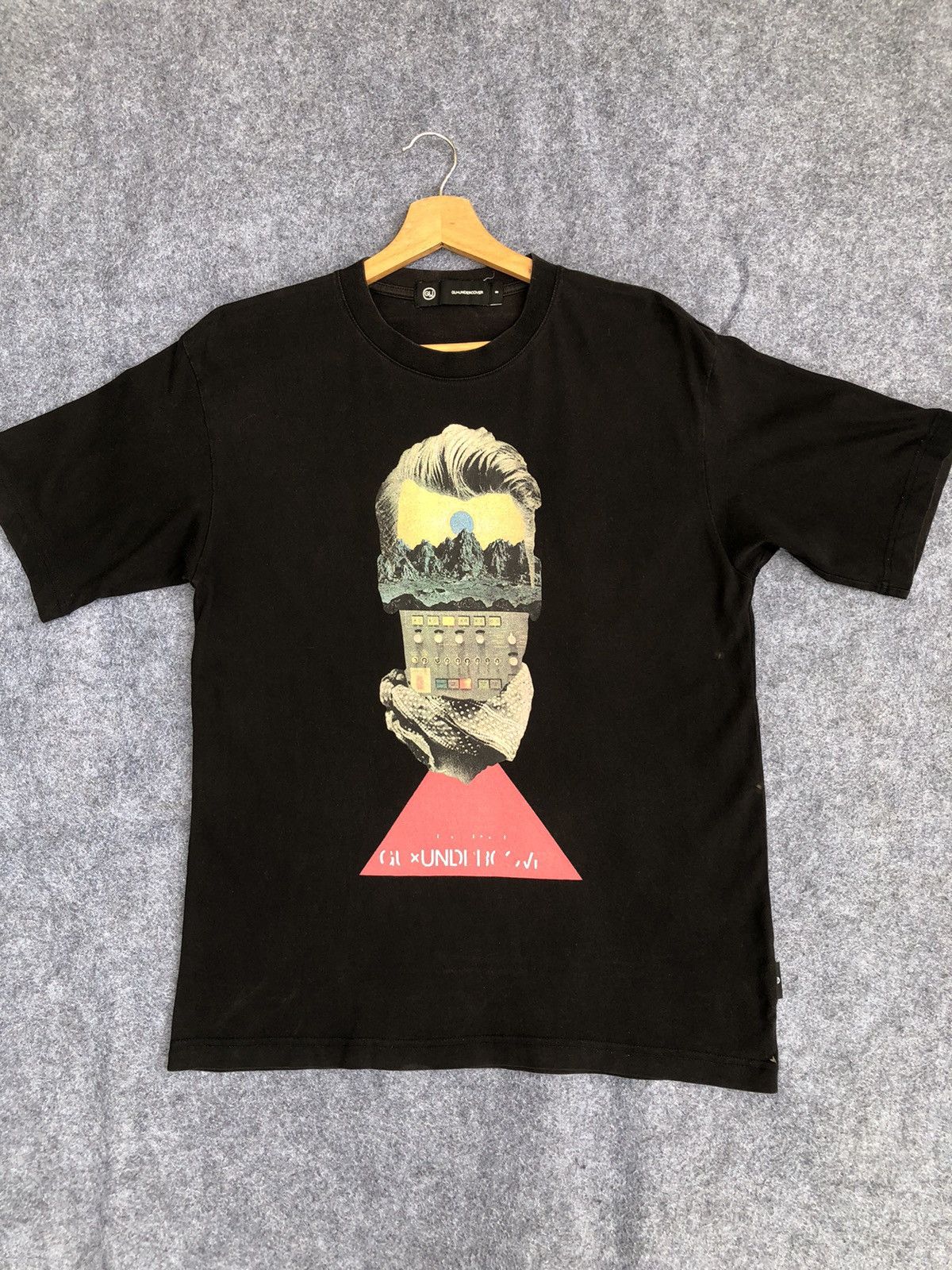 GU × Undercover Last Drop🔥Rare🔥Undercover x Gu T Shirt Size US M / EU 48-50 / 2 - 9 Thumbnail