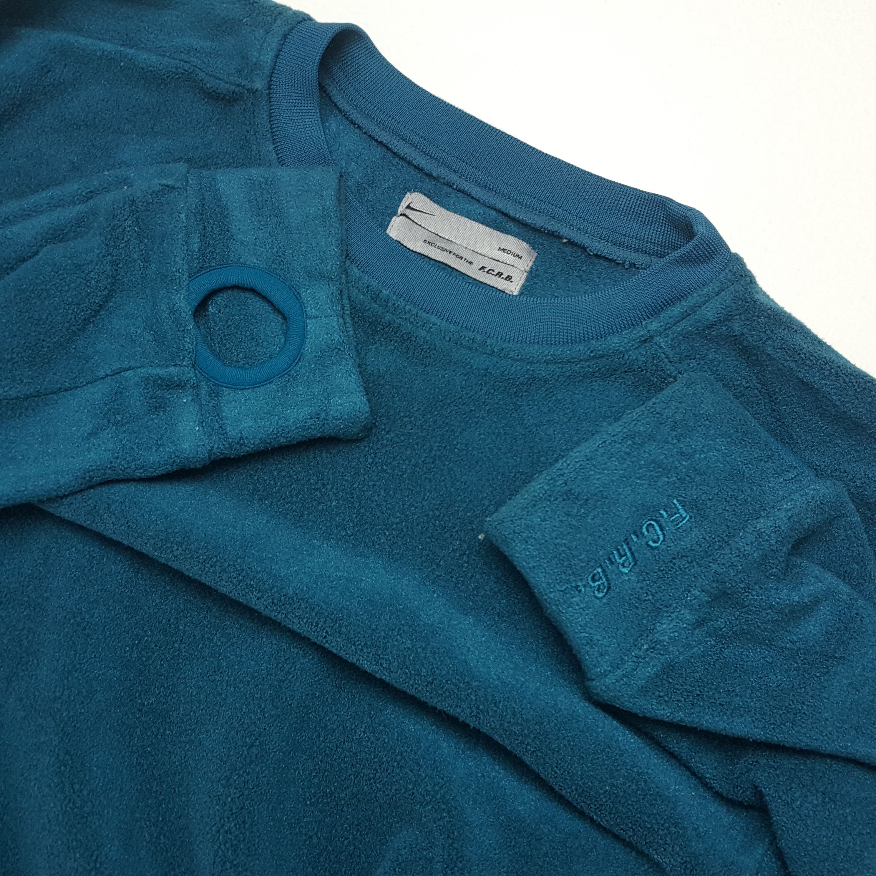 F.C. Real Bristol × Nike NIKE FB REAL BRISTOL Small Logo Sweatshirt Size US L / EU 52-54 / 3 - 9 Thumbnail
