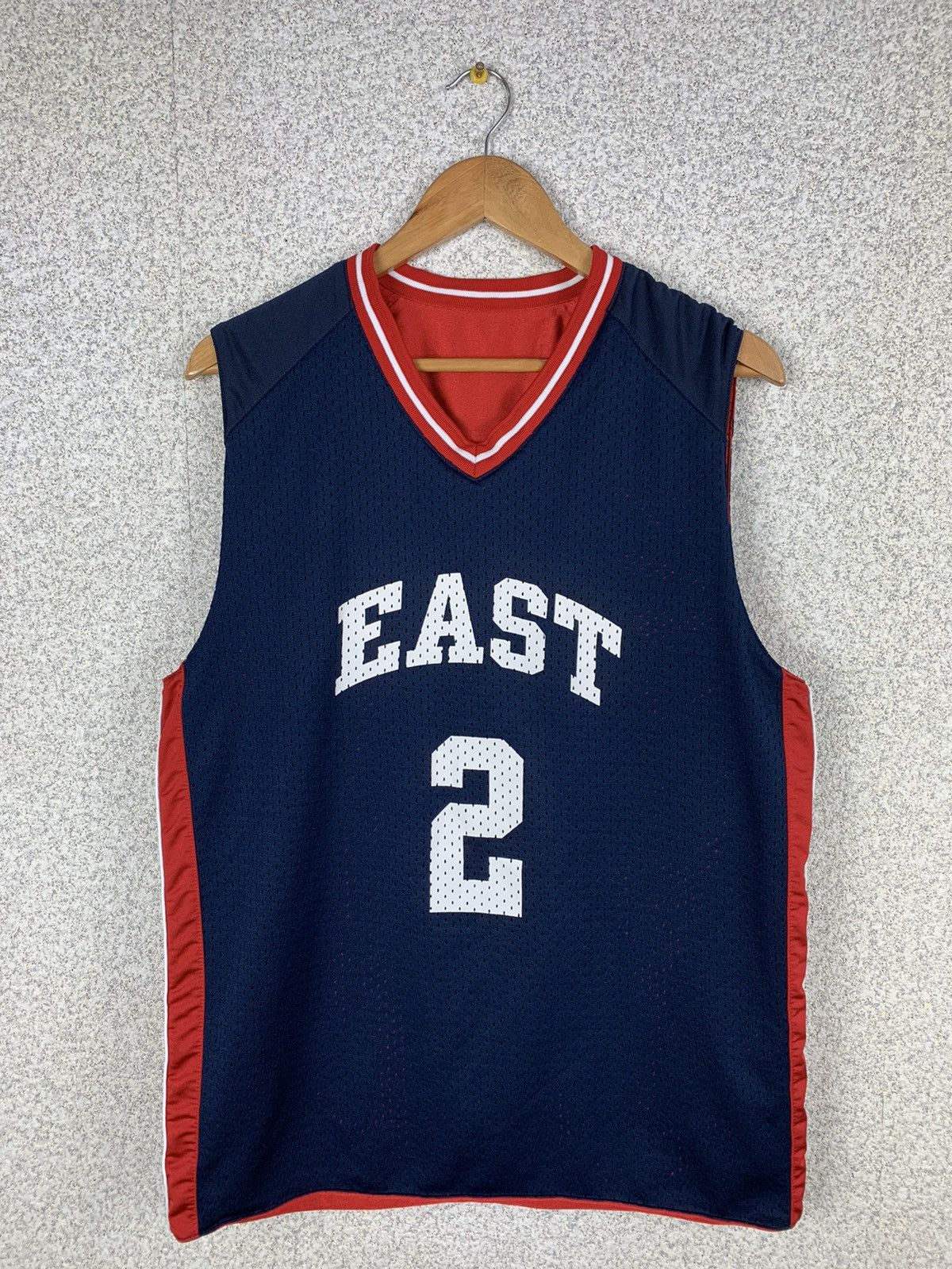 NBA NIKE East 2 Mens M vintage Jersey Red Blue Sleeveless Vest Size US M / EU 48-50 / 2 - 2 Thumbnail