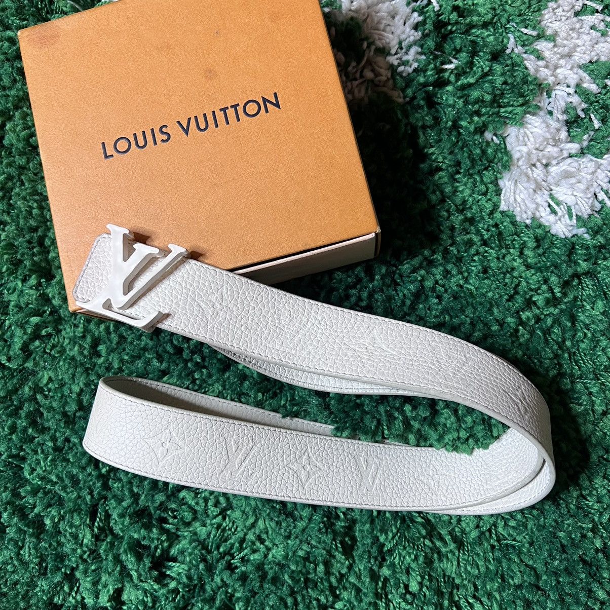 Pre-owned Louis Vuitton Initials Shape Belt Monogram 40mm Powder White