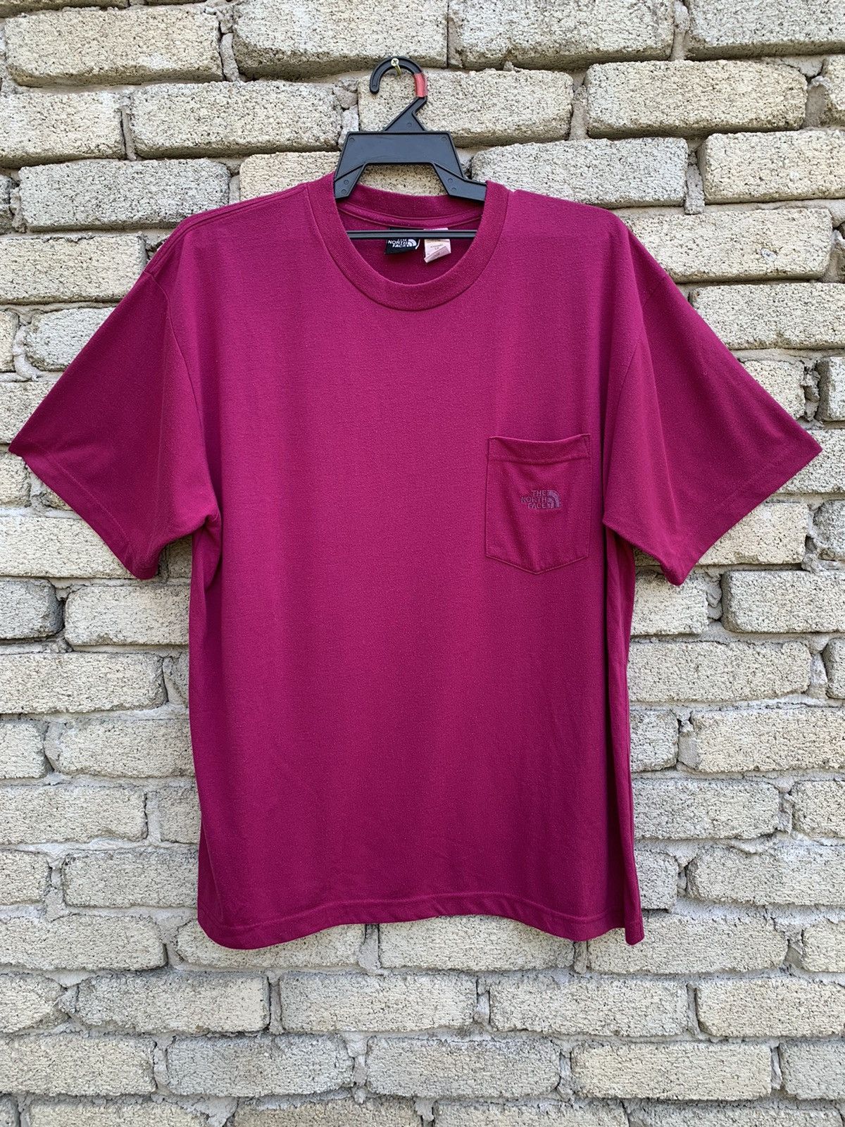 The North Face Vtg The North Face Plain Single Pocket Made In USA T Shirt Size US L / EU 52-54 / 3 - 2 Thumbnail