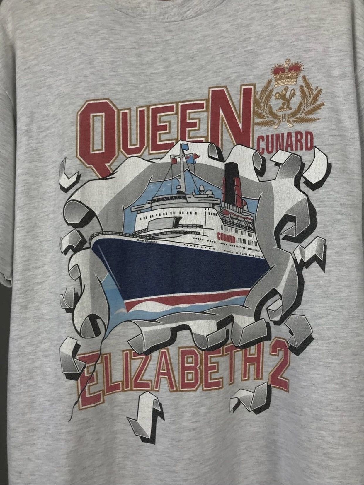 Vintage Queen Elizabeth 2 1995 vintage movie made in USA tee Size US XL / EU 56 / 4 - 3 Thumbnail