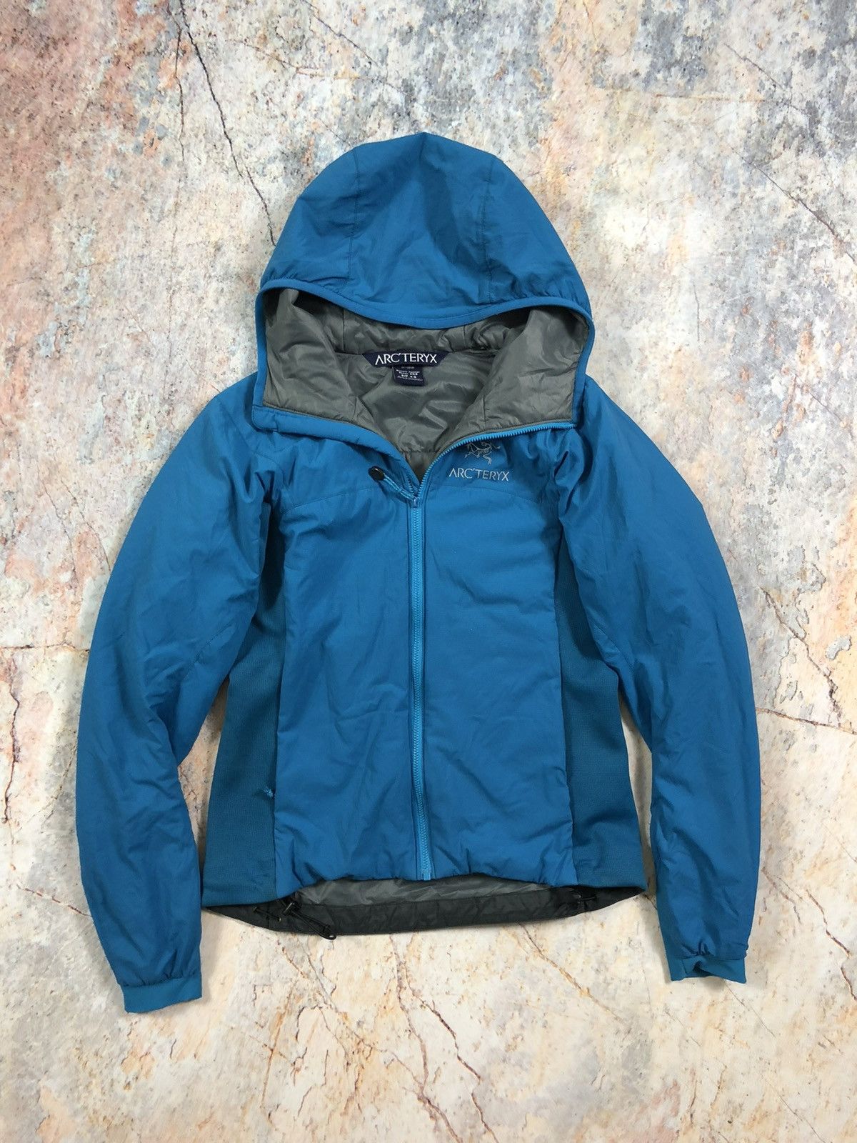 image of Arcteryx Atom Lt Womens Jacket in Blue (Size Small)