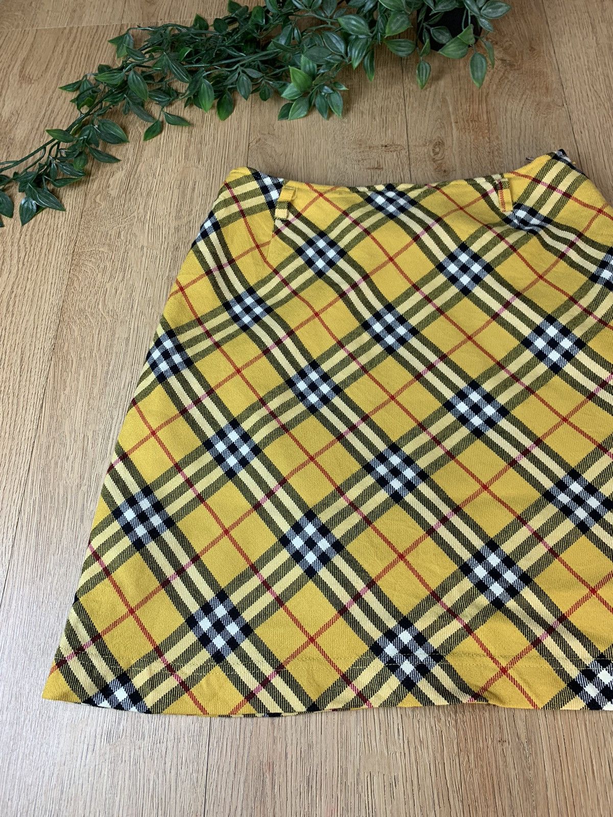 Burberry Burberry blue label mini skirts nice design Size 24" / US 00 / IT 34 - 2 Thumbnail