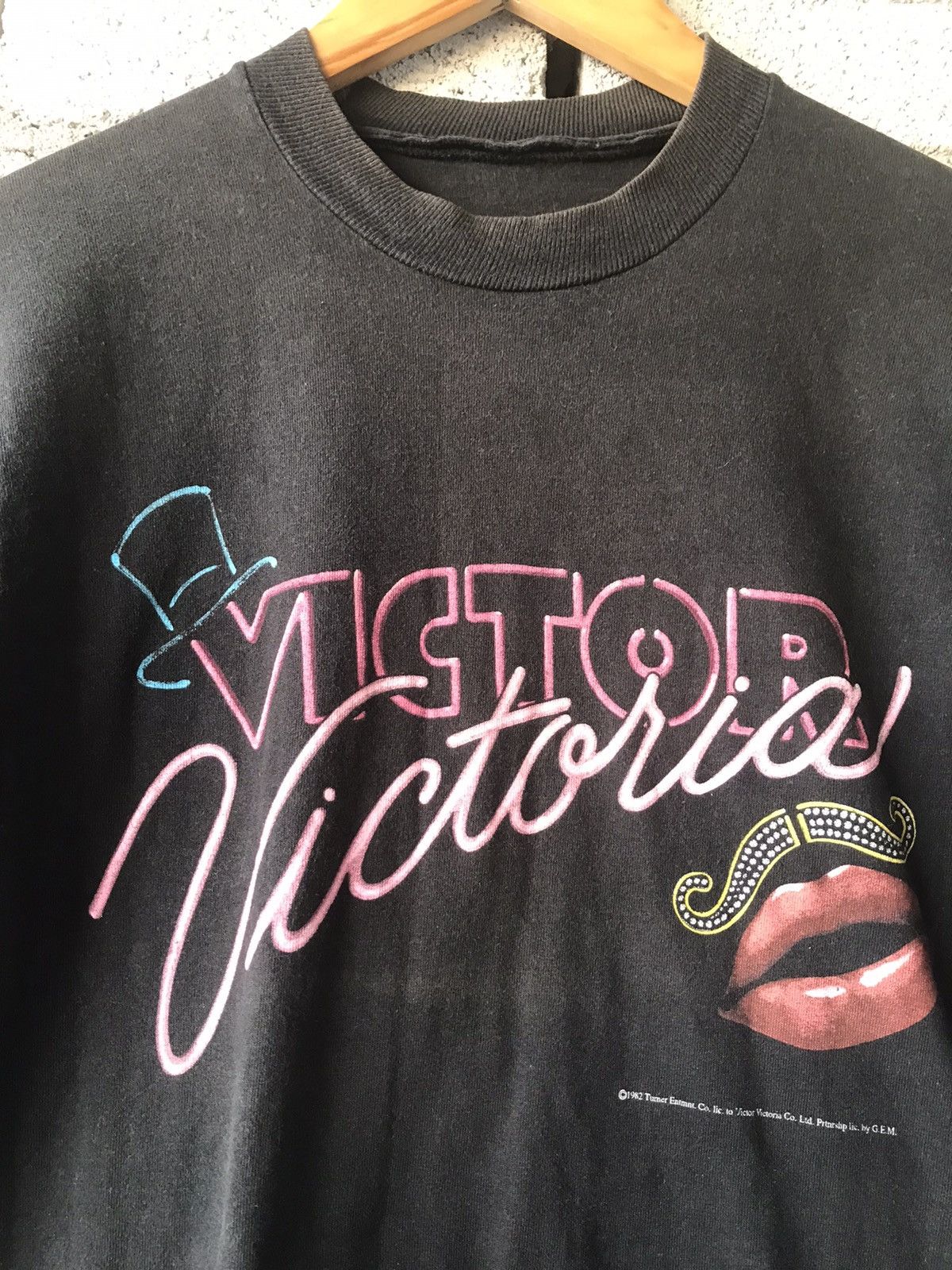 Vintage Vintage Single Stitch Victor Victoria Movie Size US S / EU 44-46 / 1 - 8 Thumbnail
