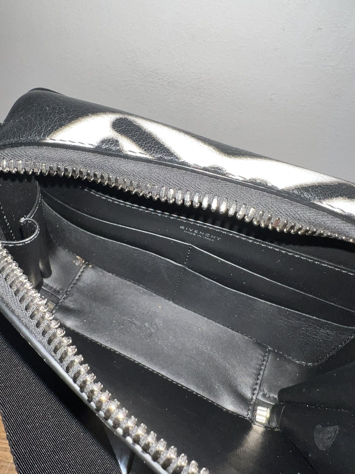 Givenchy Chito Antigona U Camera Bag Size ONE SIZE - 6 Thumbnail