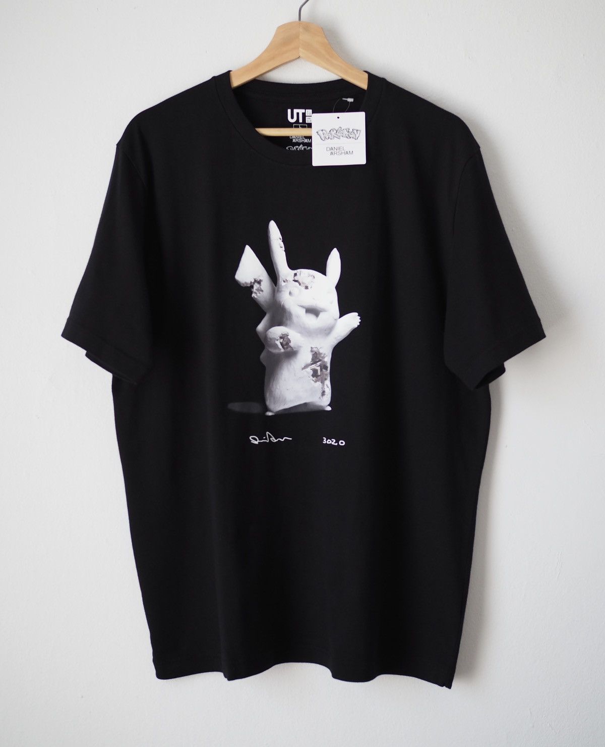 Crystal pikachu pokemon 3D Daniel Arsham Uniqlo Large