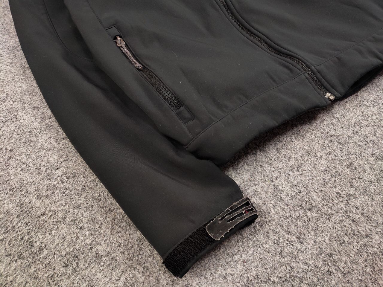 The North Face Vintage 90's The North Face Apex Black Softshell Jacket Size US M / EU 48-50 / 2 - 6 Thumbnail