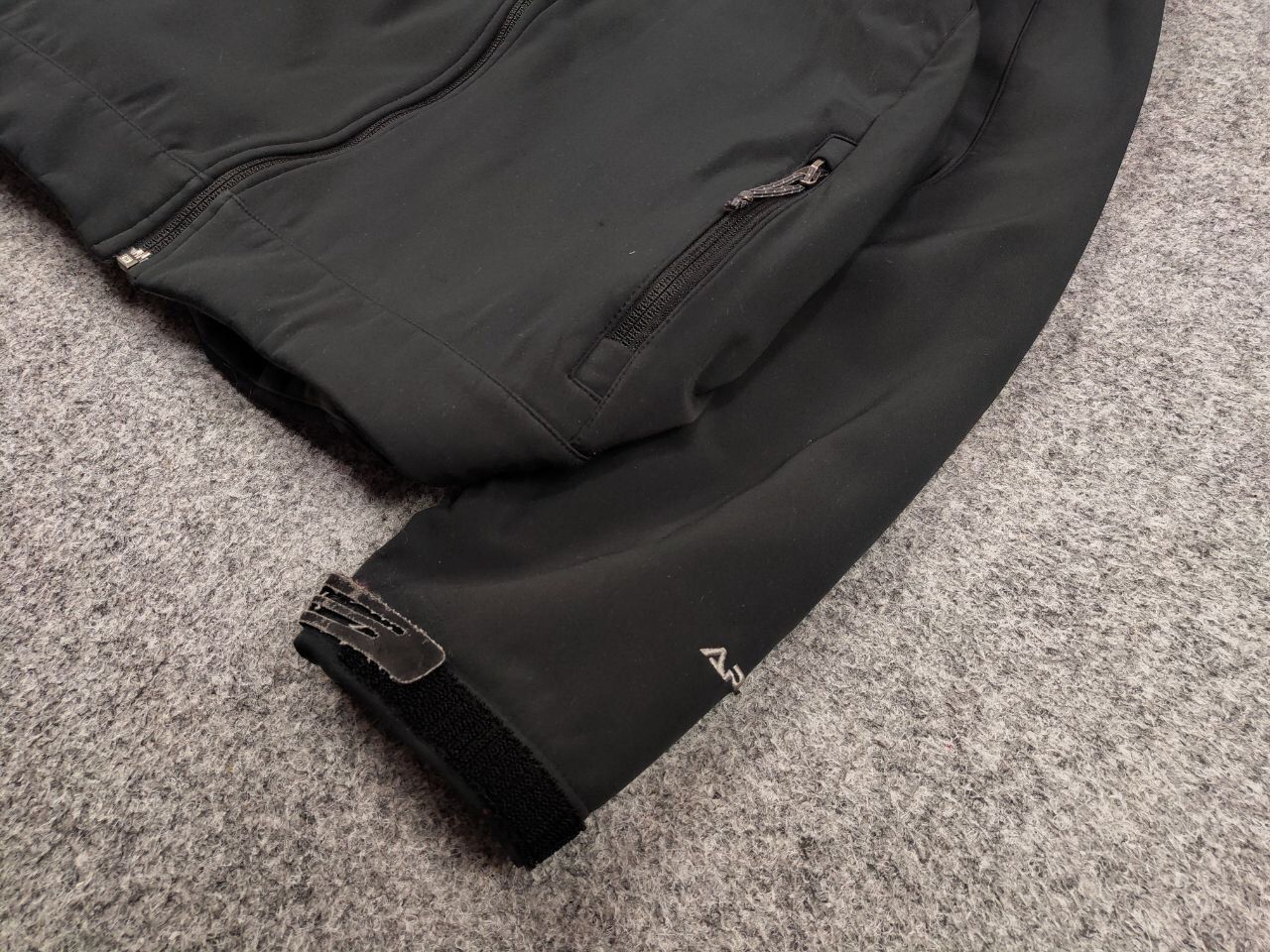 The North Face Vintage 90's The North Face Apex Black Softshell Jacket Size US M / EU 48-50 / 2 - 5 Thumbnail
