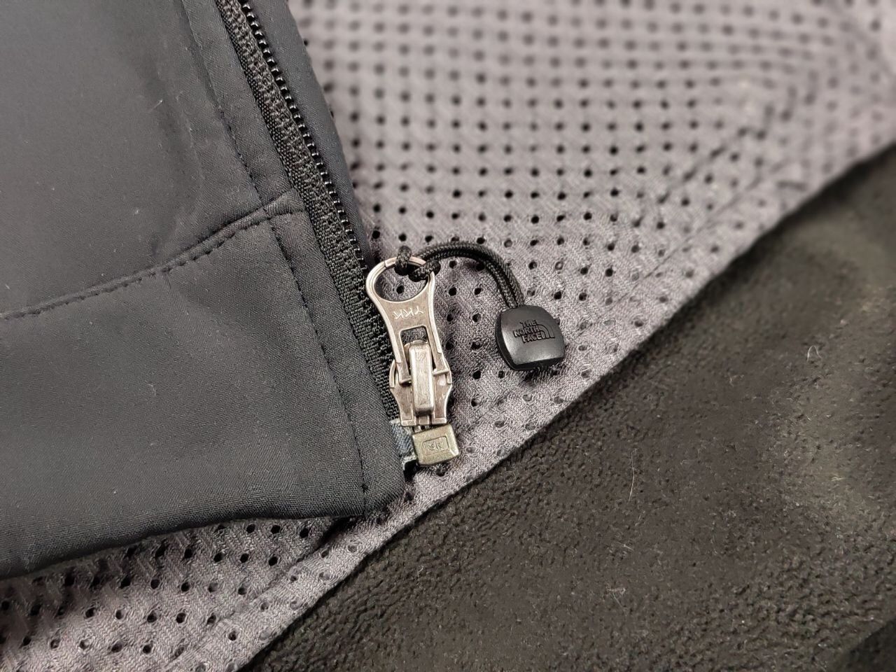 The North Face Vintage 90's The North Face Apex Black Softshell Jacket Size US M / EU 48-50 / 2 - 24 Thumbnail