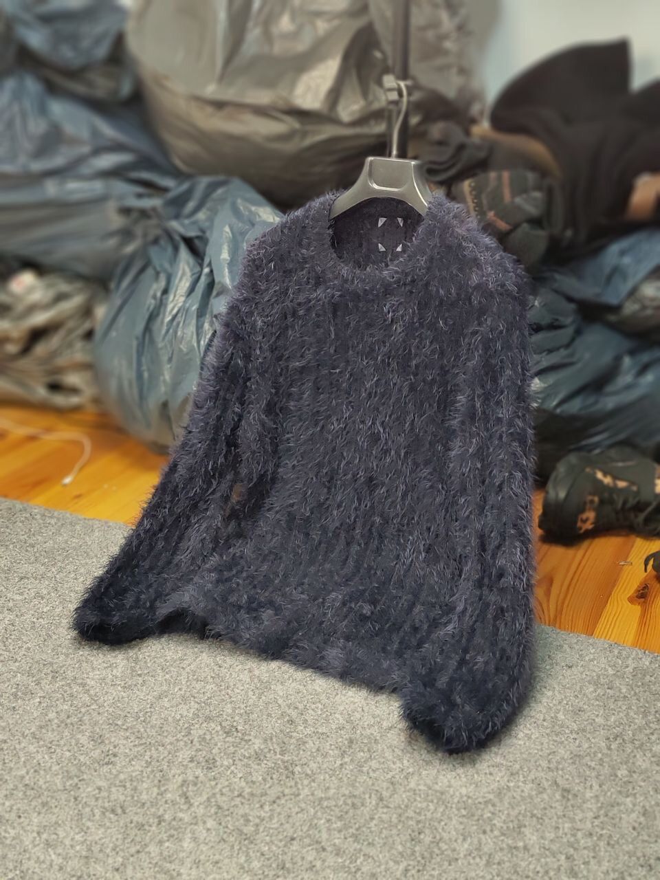 Japanese Brand Vintage 90's Japanese Dark Mohair Style Fuzzy Sweater Hype Size US S / EU 44-46 / 1 - 20 Thumbnail