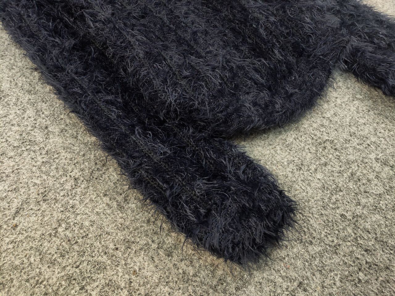 Japanese Brand Vintage 90's Japanese Dark Mohair Style Fuzzy Sweater Hype Size US S / EU 44-46 / 1 - 6 Thumbnail