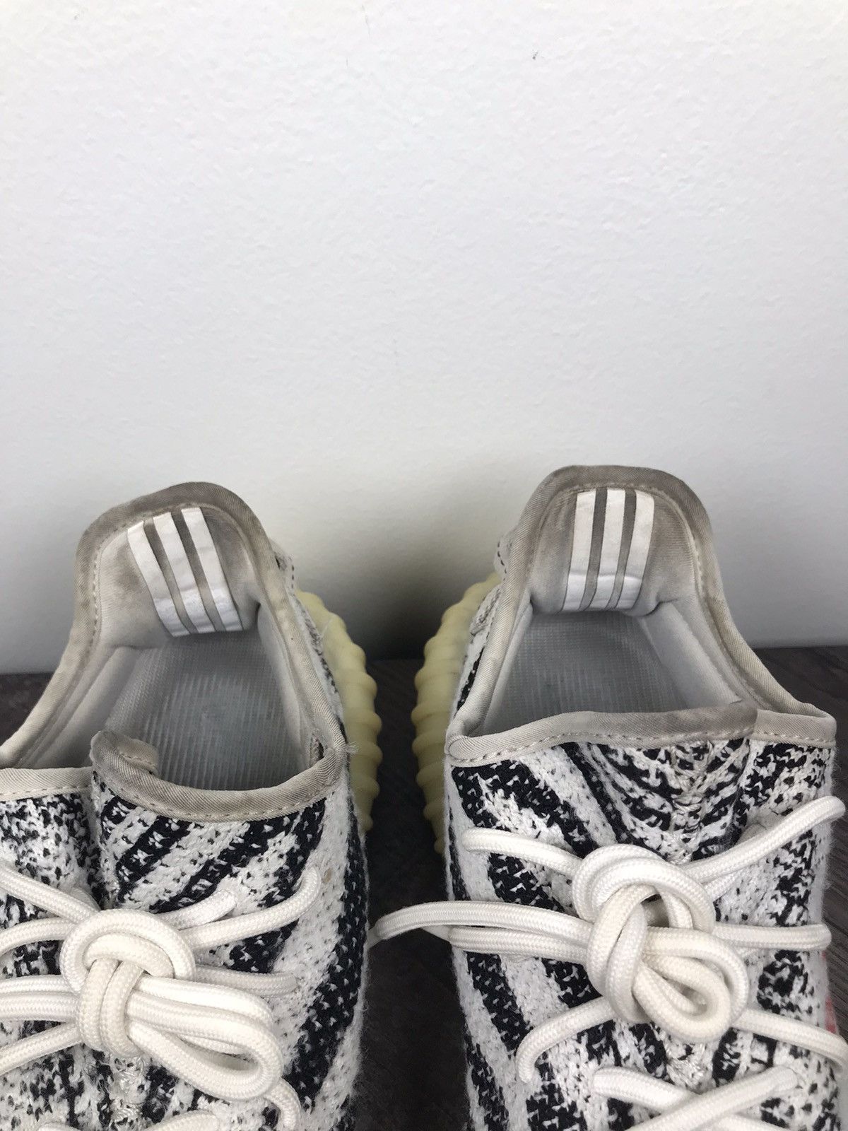 Adidas × Kanye West Adidas Yeezy Boost 350 V2 Zebra Size US 9 / EU 42 - 3 Thumbnail