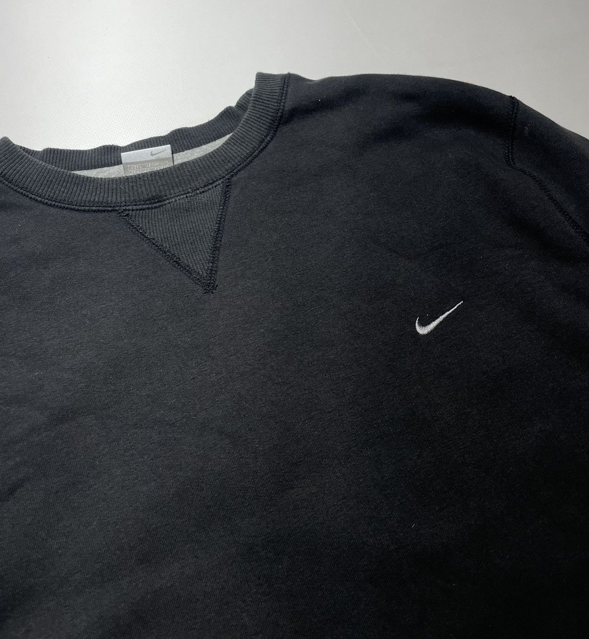 Vintage Vintage Nike Mini Logo Sweatshirt Size US L / EU 52-54 / 3 - 3 Thumbnail