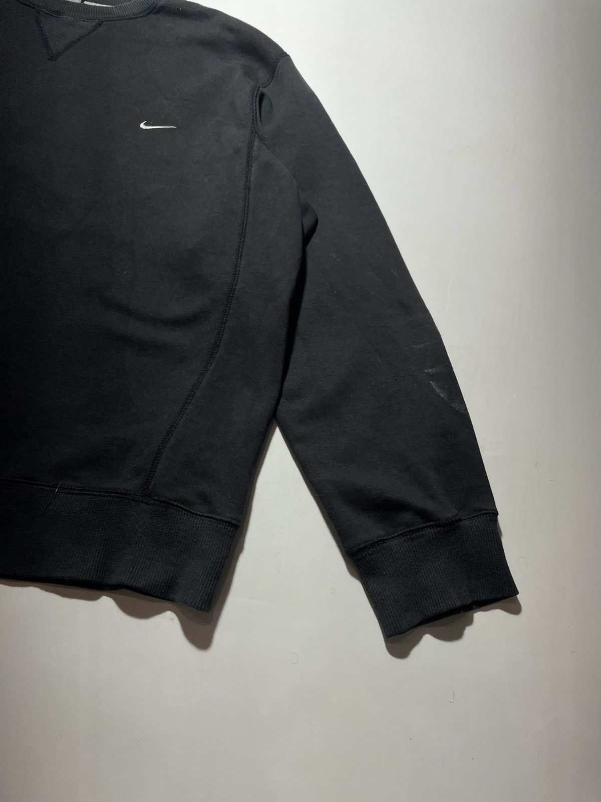 Vintage Vintage Nike Mini Logo Sweatshirt Size US L / EU 52-54 / 3 - 5 Thumbnail
