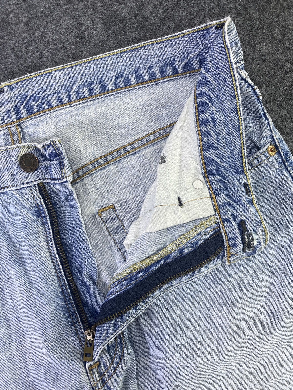 Levi's Vintage Levi's 550 Jeans Distress Blue Wash- J716 Size US 34 / EU 50 - 3 Thumbnail