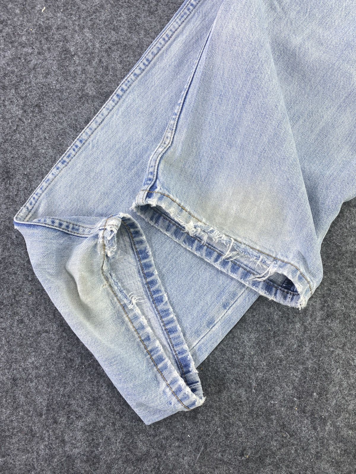 Levi's Vintage Levi's 550 Jeans Distress Blue Wash- J716 Size US 34 / EU 50 - 7 Thumbnail