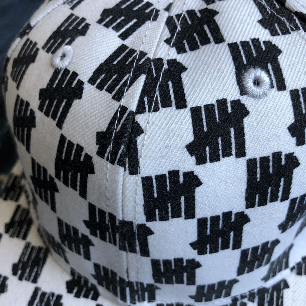 New Era × Undefeated Undefeated Monogram New Era Cap 3/8 7 Size ONE SIZE - 2 Thumbnail