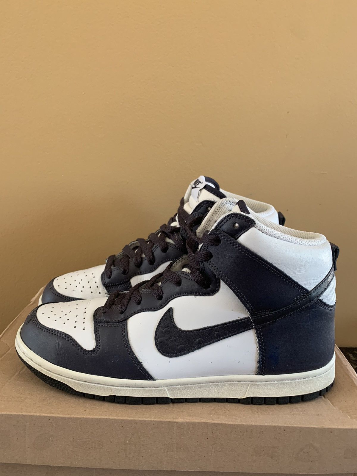Nike Vintage Nike Dunk High 2010 Ostrich Pack Gridiron Grey Size US 8 / EU 41 - 3 Thumbnail
